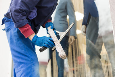 The Importance of Hiring a Commercial Window Cleaning Professional