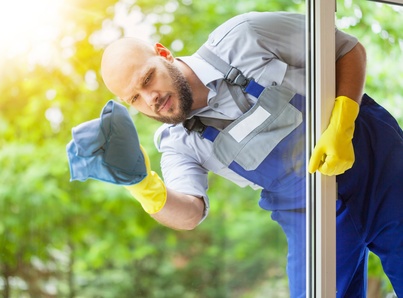 5 Reasons to Hire a Professional Window Cleaner